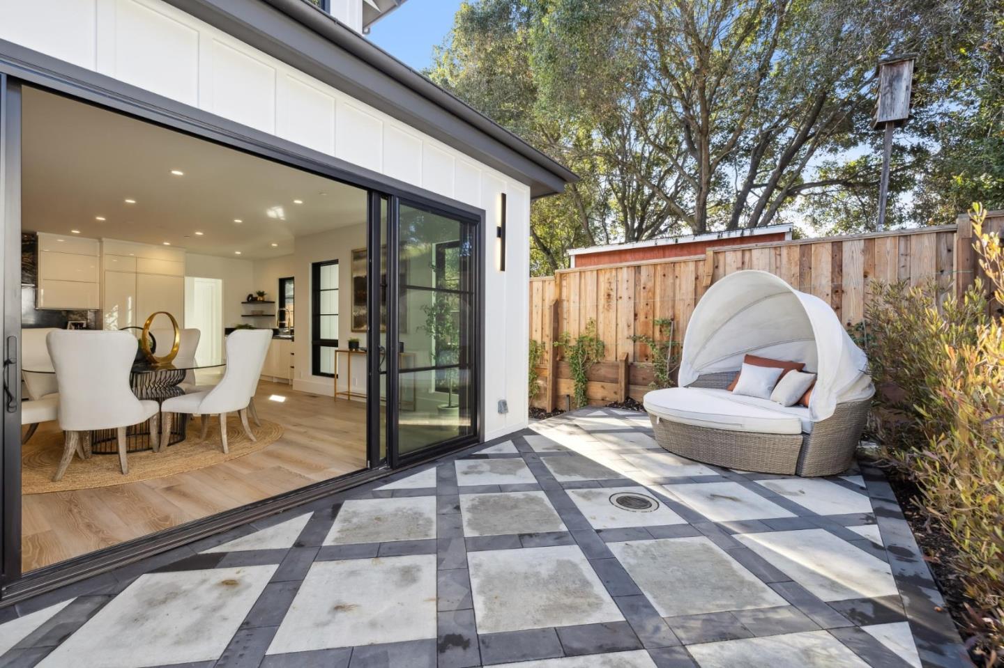 Detail Gallery Image 48 of 127 For 2018 Sand Hill Rd, Menlo Park,  CA 94025 - 5 Beds | 4/1 Baths