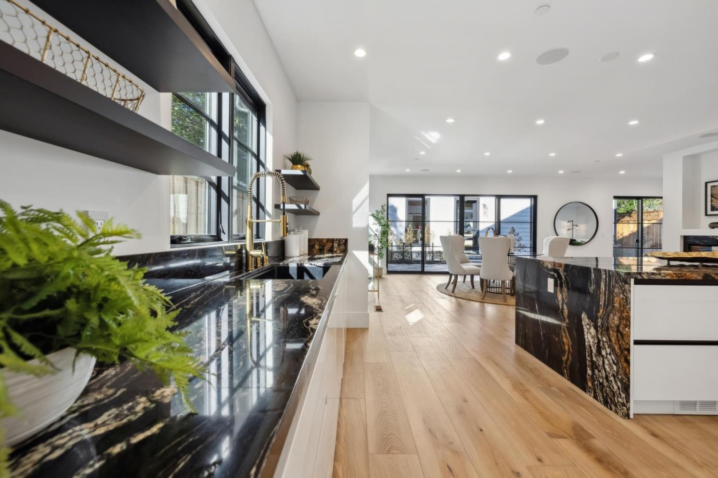 Detail Gallery Image 58 of 127 For 2018 Sand Hill Rd, Menlo Park,  CA 94025 - 5 Beds | 4/1 Baths