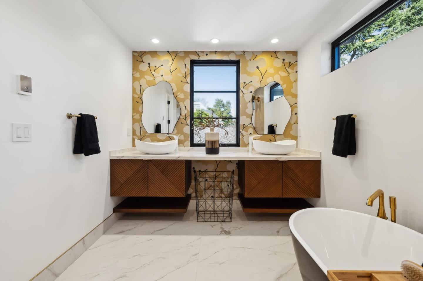 Detail Gallery Image 78 of 127 For 2018 Sand Hill Rd, Menlo Park,  CA 94025 - 5 Beds | 4/1 Baths