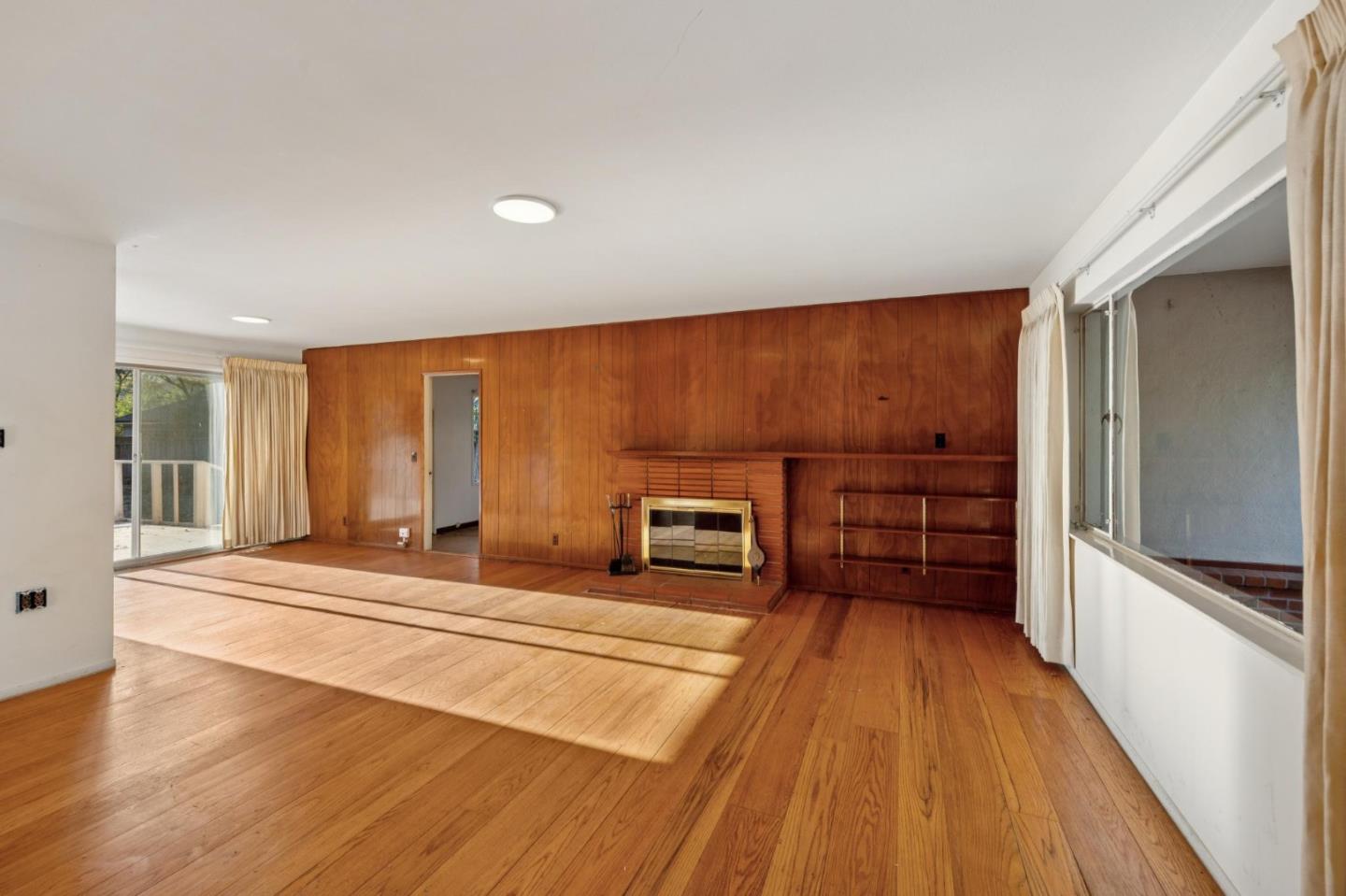 Detail Gallery Image 3 of 16 For 442 Knoll Dr, Los Altos,  CA 94024 - 3 Beds | 2 Baths