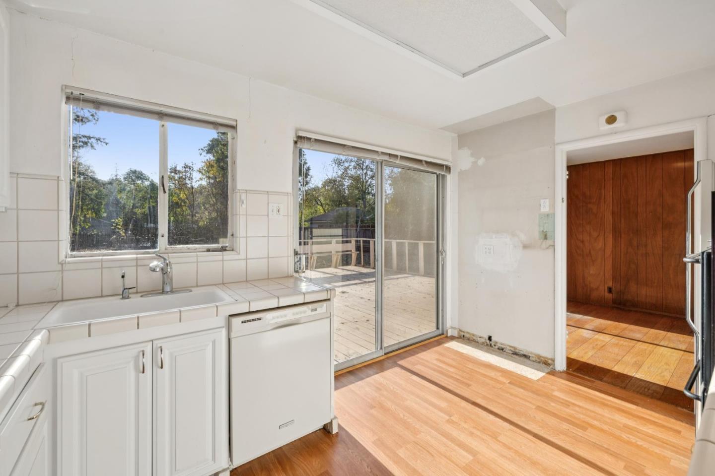 Detail Gallery Image 6 of 16 For 442 Knoll Dr, Los Altos,  CA 94024 - 3 Beds | 2 Baths