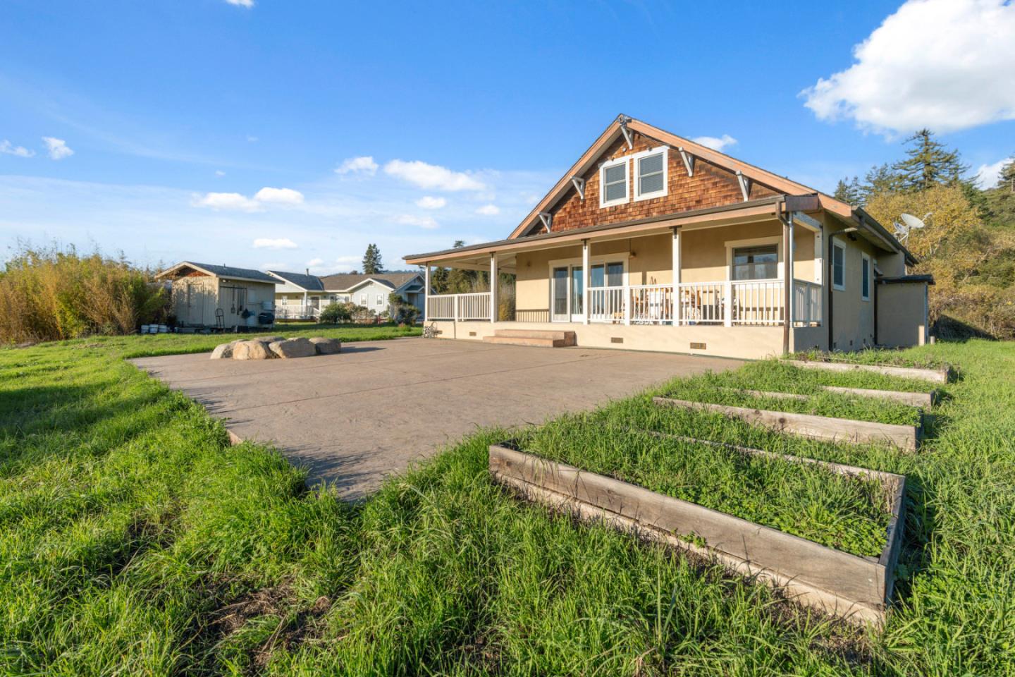 Detail Gallery Image 30 of 59 For 206 Gaffey Rd, Watsonville,  CA 95076 - 5 Beds | 3 Baths