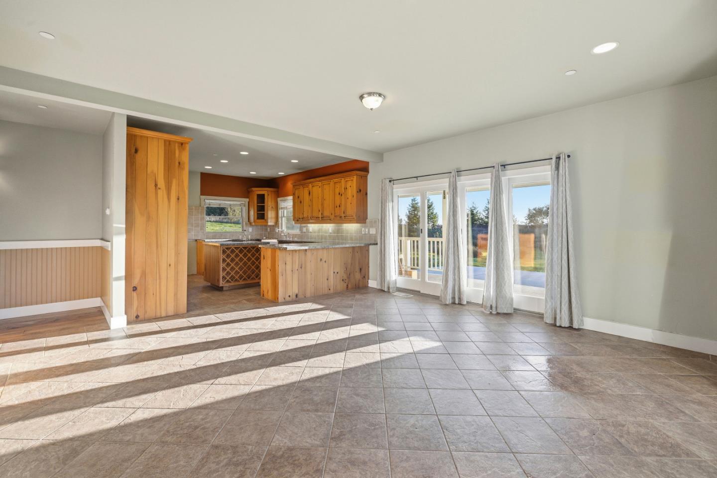 Detail Gallery Image 31 of 59 For 206 Gaffey Rd, Watsonville,  CA 95076 - 5 Beds | 3 Baths