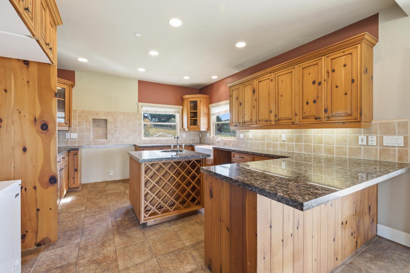 Detail Gallery Image 35 of 59 For 206 Gaffey Rd, Watsonville,  CA 95076 - 5 Beds | 3 Baths