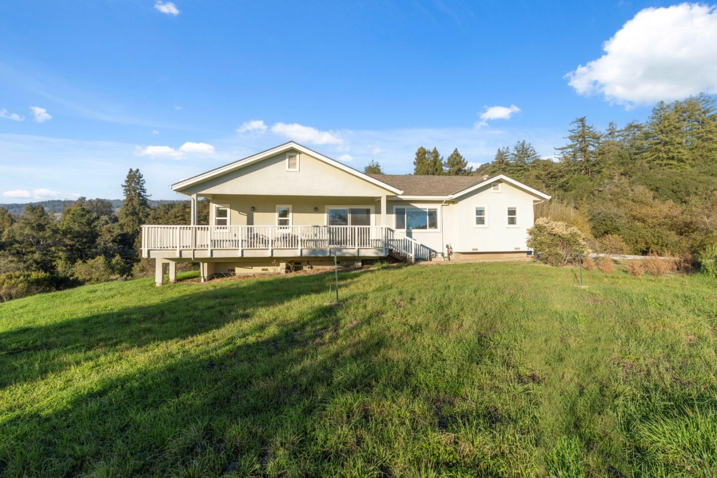 Detail Gallery Image 6 of 59 For 206 Gaffey Rd, Watsonville,  CA 95076 - 5 Beds | 3 Baths