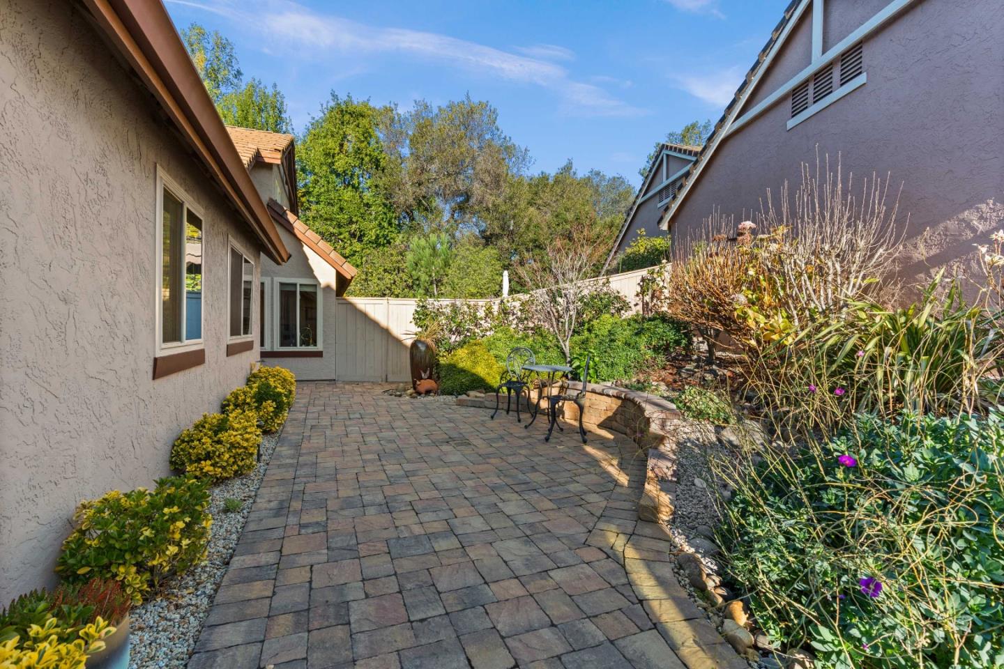 Detail Gallery Image 5 of 46 For 7931 Caledonia Dr, San Jose,  CA 95135 - 2 Beds | 2 Baths