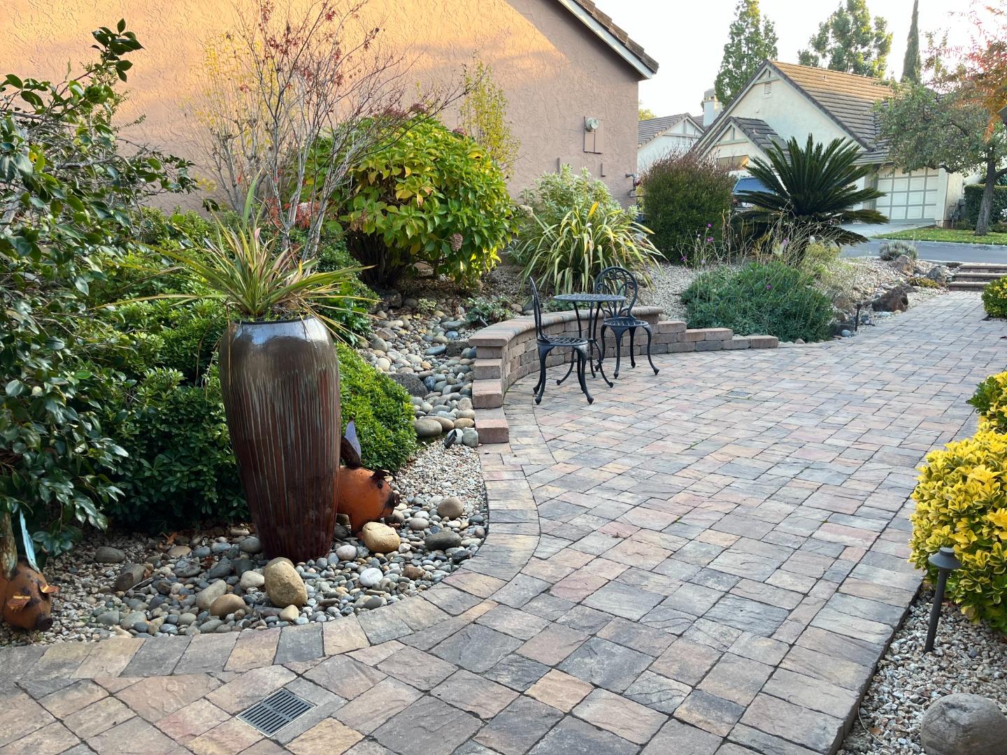 Detail Gallery Image 7 of 46 For 7931 Caledonia Dr, San Jose,  CA 95135 - 2 Beds | 2 Baths