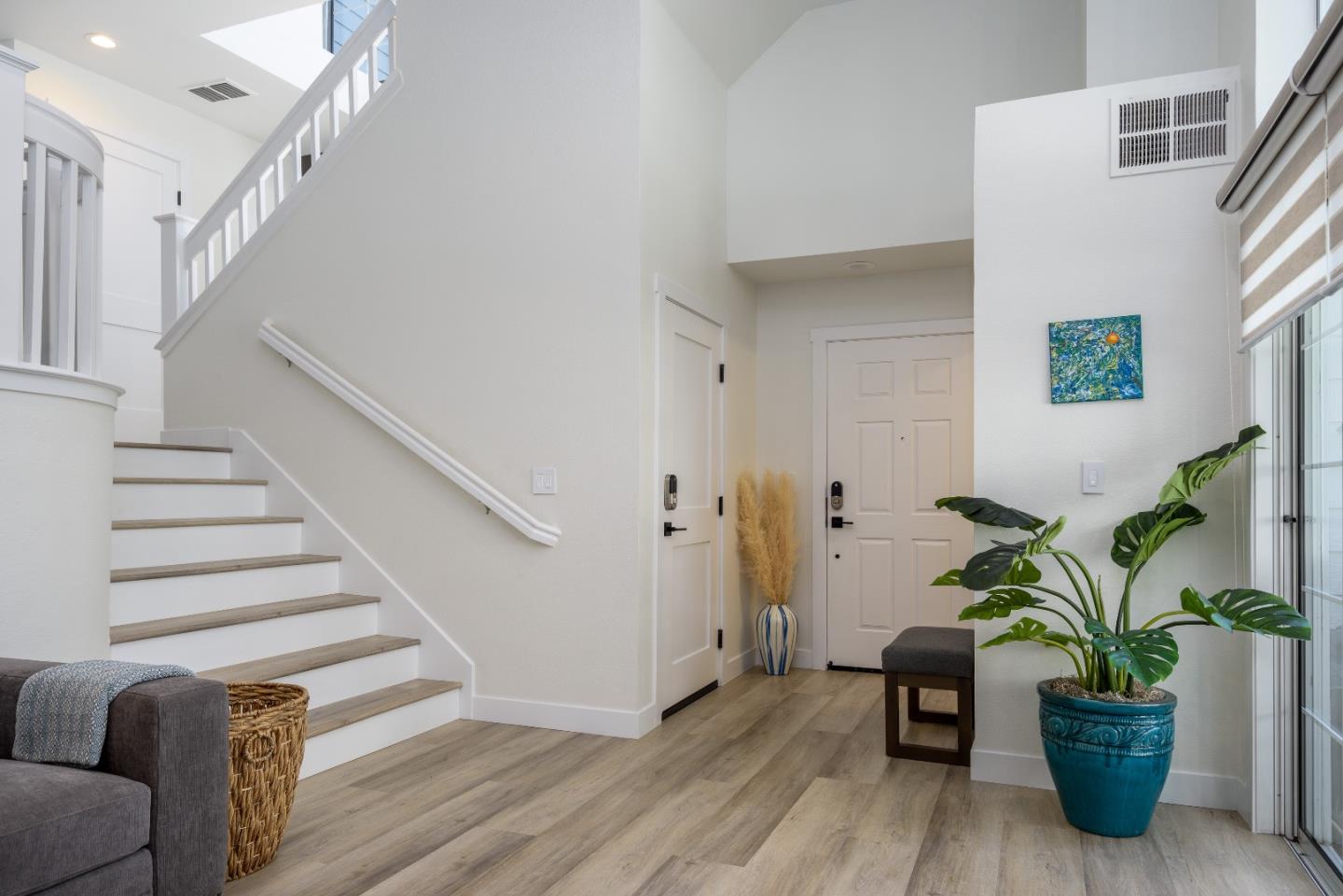Detail Gallery Image 11 of 48 For 1 Passage Ln, Redwood City,  CA 94065 - 3 Beds | 2/1 Baths