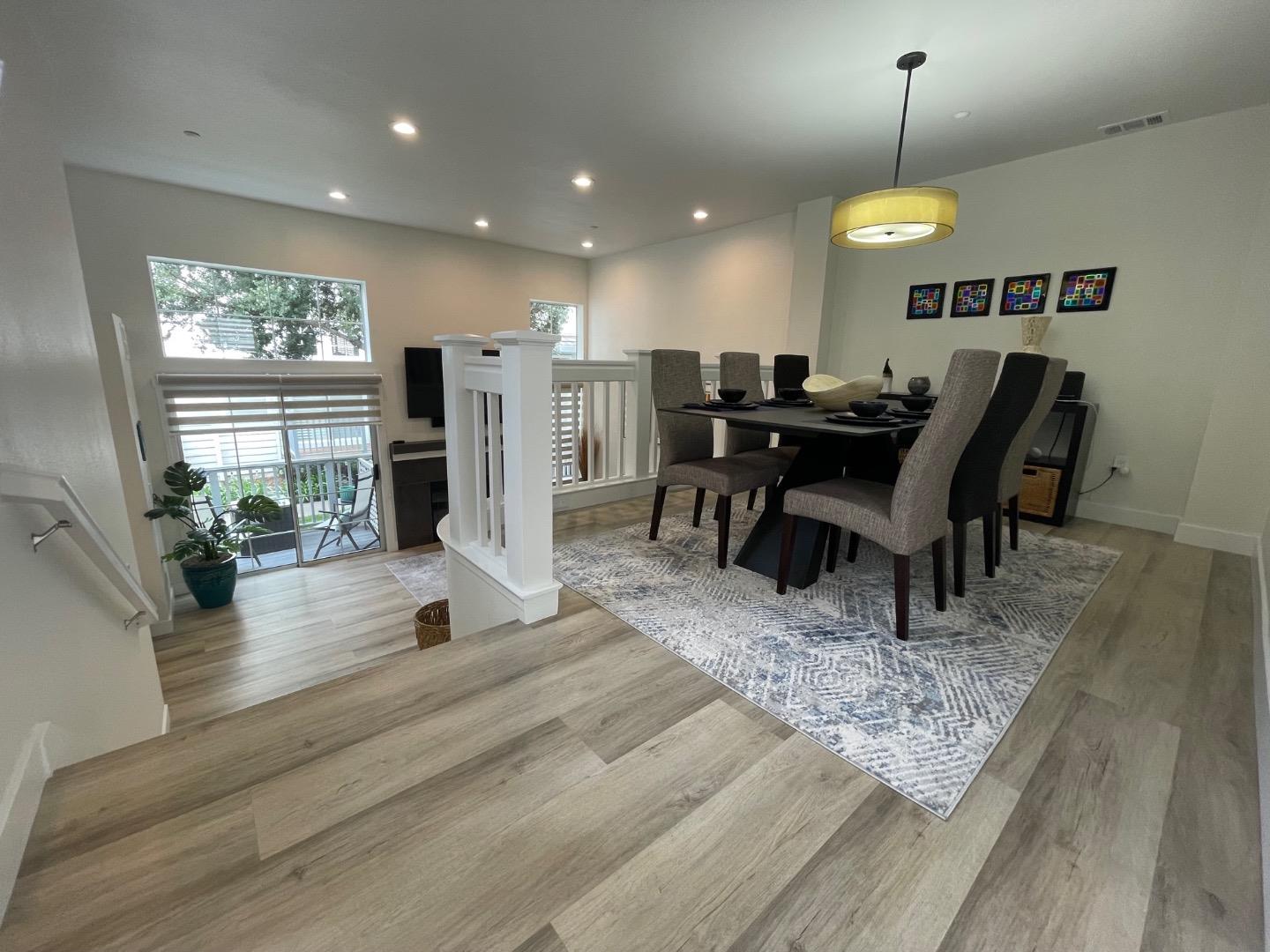 Detail Gallery Image 13 of 48 For 1 Passage Ln, Redwood City,  CA 94065 - 3 Beds | 2/1 Baths