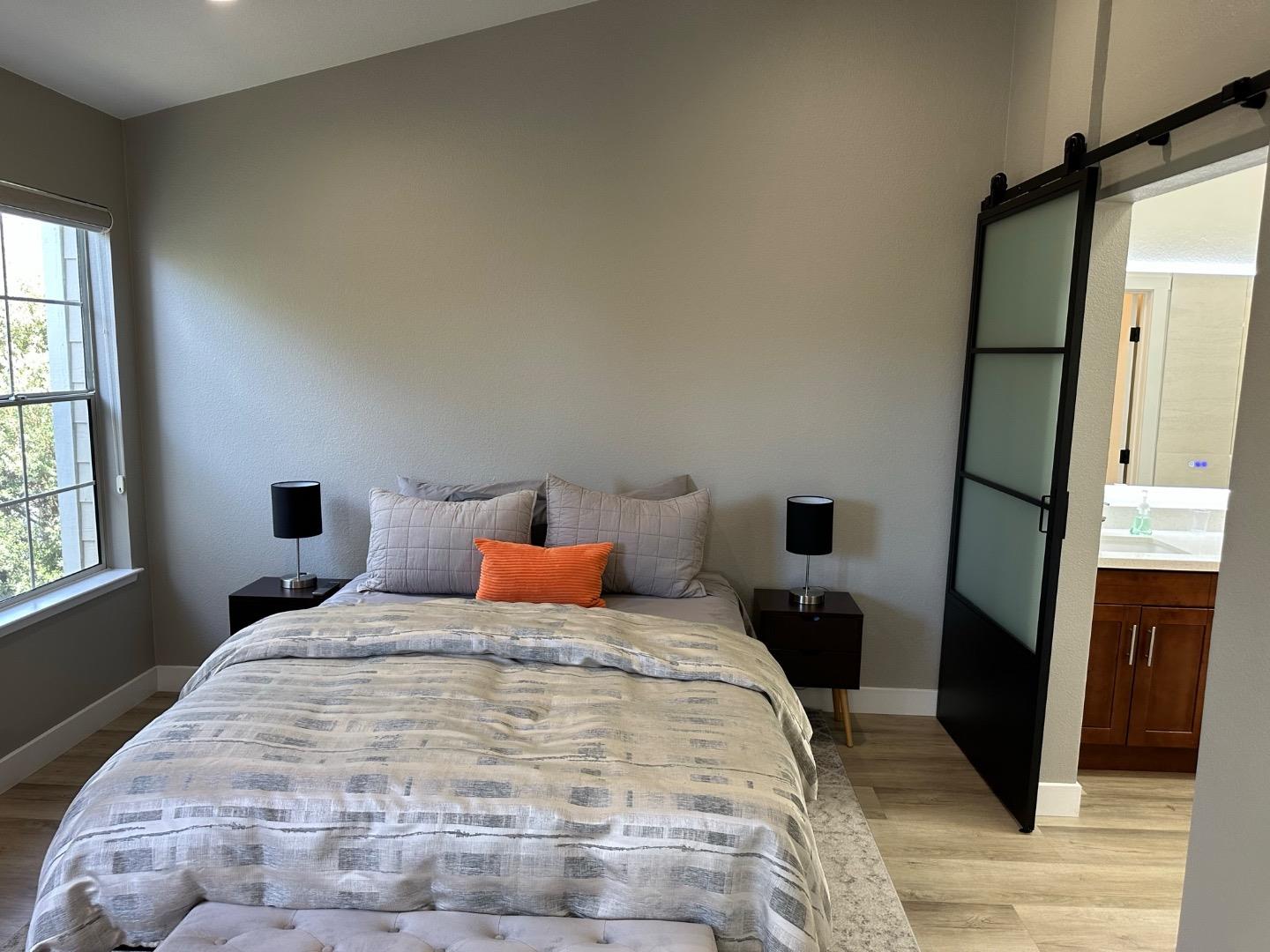 Detail Gallery Image 26 of 48 For 1 Passage Ln, Redwood City,  CA 94065 - 3 Beds | 2/1 Baths