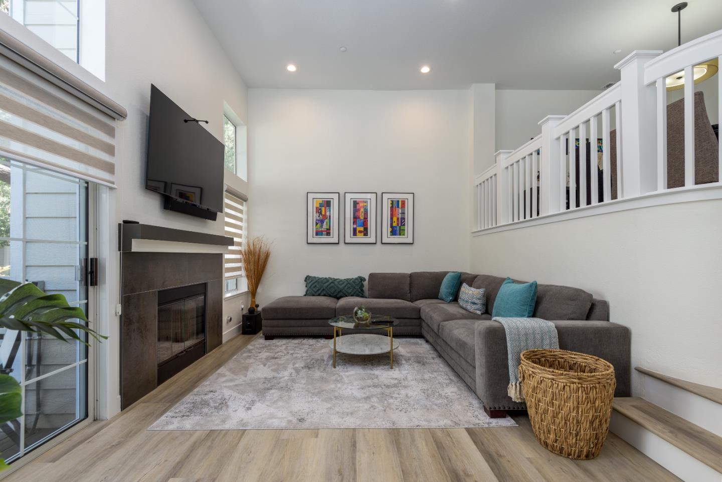 Detail Gallery Image 8 of 48 For 1 Passage Ln, Redwood City,  CA 94065 - 3 Beds | 2/1 Baths