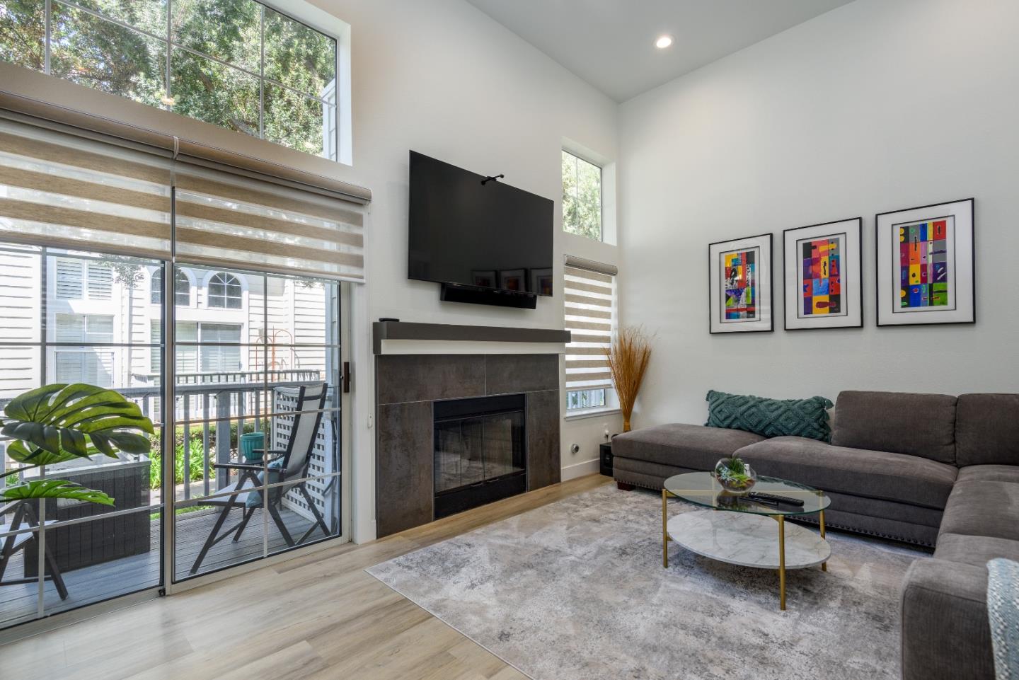 Detail Gallery Image 9 of 48 For 1 Passage Ln, Redwood City,  CA 94065 - 3 Beds | 2/1 Baths