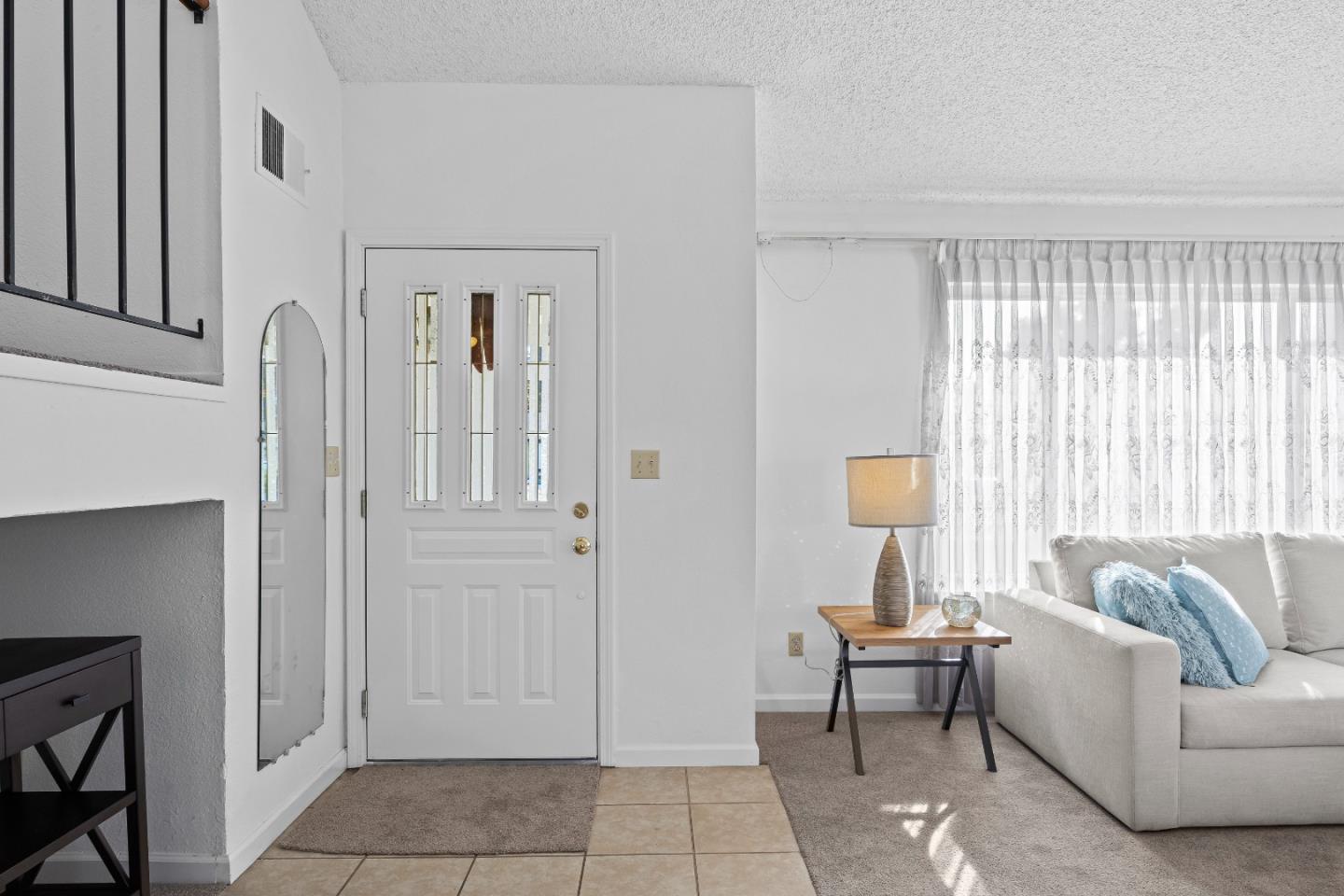 Detail Gallery Image 5 of 37 For 515 Fontanelle Ct, San Jose,  CA 95111 - 4 Beds | 2/1 Baths