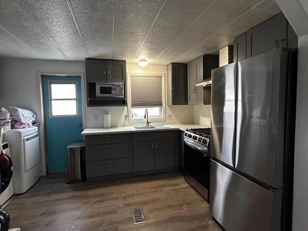 Detail Gallery Image 1 of 6 For 2053 E Bayshore Rd Rd #24,  Redwood City,  CA 94063 - 2 Beds | 2 Baths