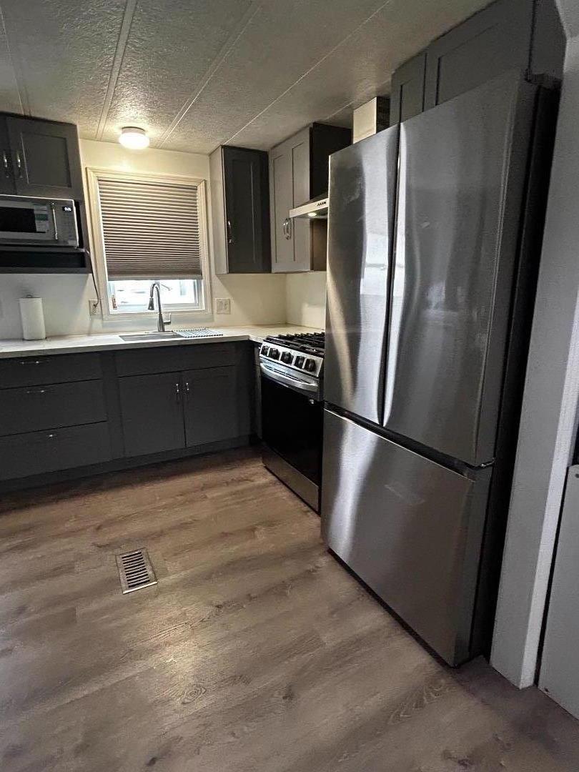 Detail Gallery Image 4 of 6 For 2053 E Bayshore Rd Rd #24,  Redwood City,  CA 94063 - 2 Beds | 2 Baths