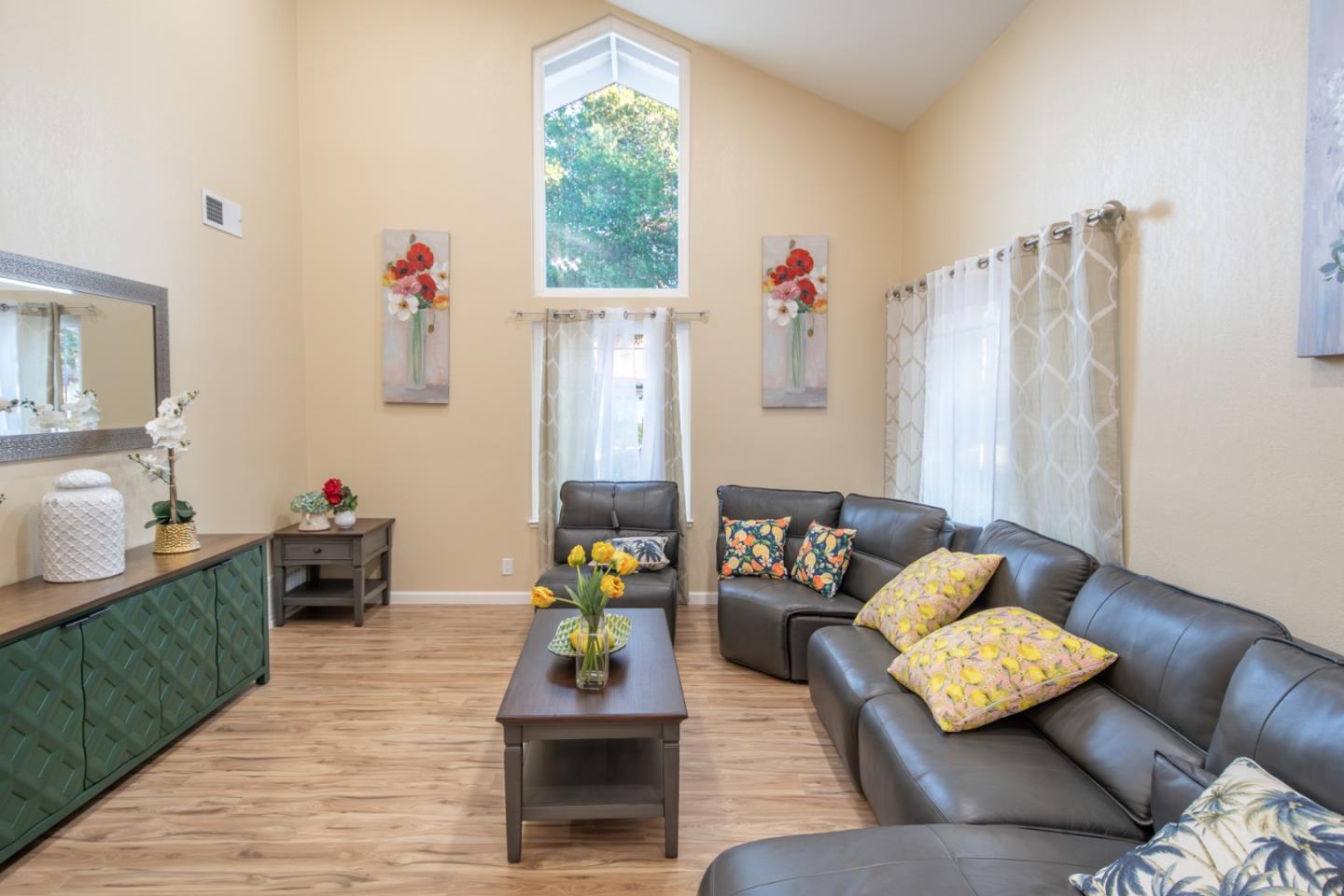 Detail Gallery Image 6 of 61 For 3195 Kawalker Ln, San Jose,  CA 95127 - 4 Beds | 3 Baths