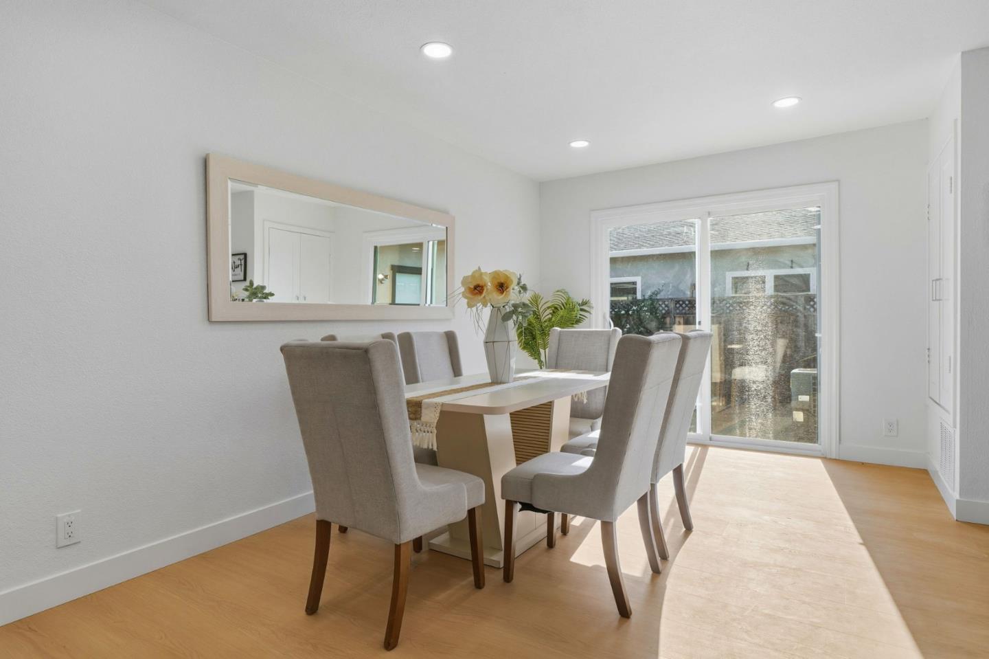 Detail Gallery Image 10 of 26 For 6988 Lancaster Rd, Dublin,  CA 94568 - 3 Beds | 2 Baths