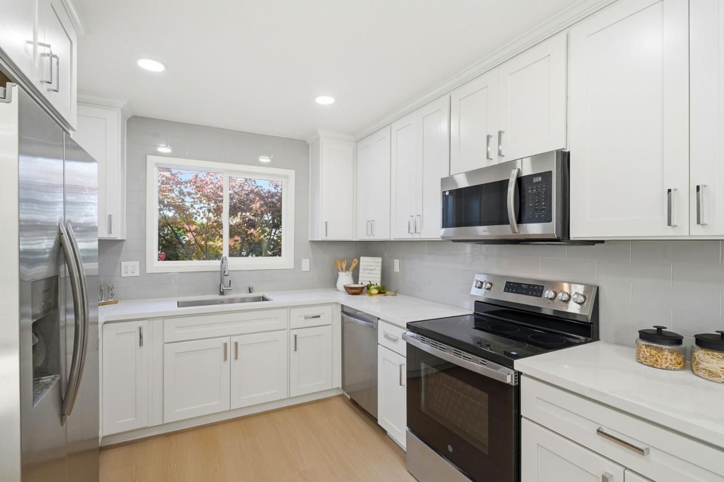 Detail Gallery Image 12 of 26 For 6988 Lancaster Rd, Dublin,  CA 94568 - 3 Beds | 2 Baths