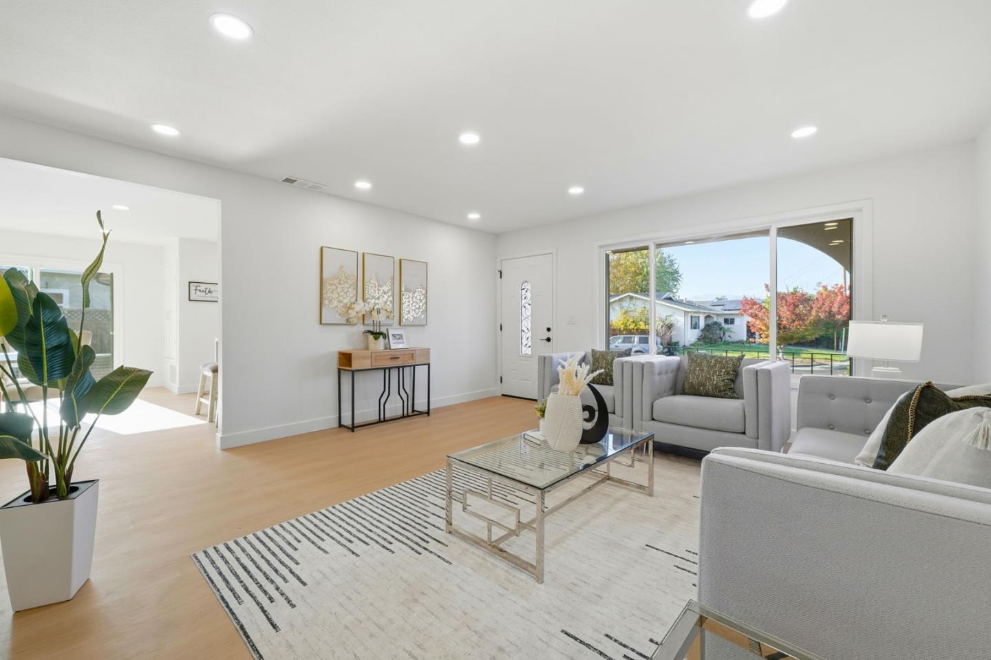 Detail Gallery Image 6 of 26 For 6988 Lancaster Rd, Dublin,  CA 94568 - 3 Beds | 2 Baths