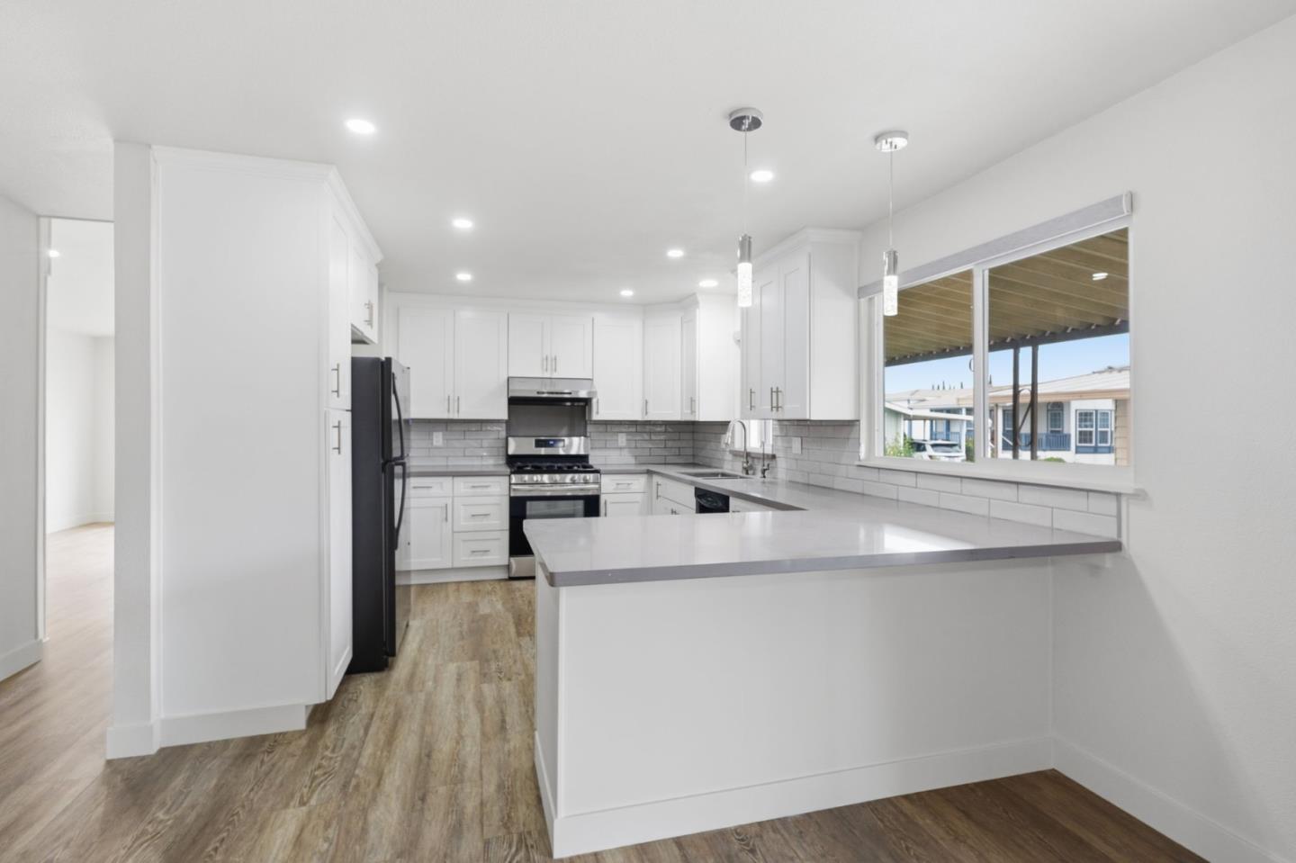 Detail Gallery Image 9 of 22 For 485 Millpond Dr #485,  San Jose,  CA 95125 - 2 Beds | 2 Baths