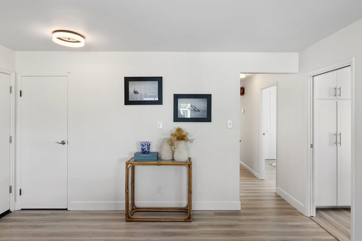 Detail Gallery Image 13 of 41 For 15 Eastridge Cir, Pacifica,  CA 94044 - 4 Beds | 2 Baths