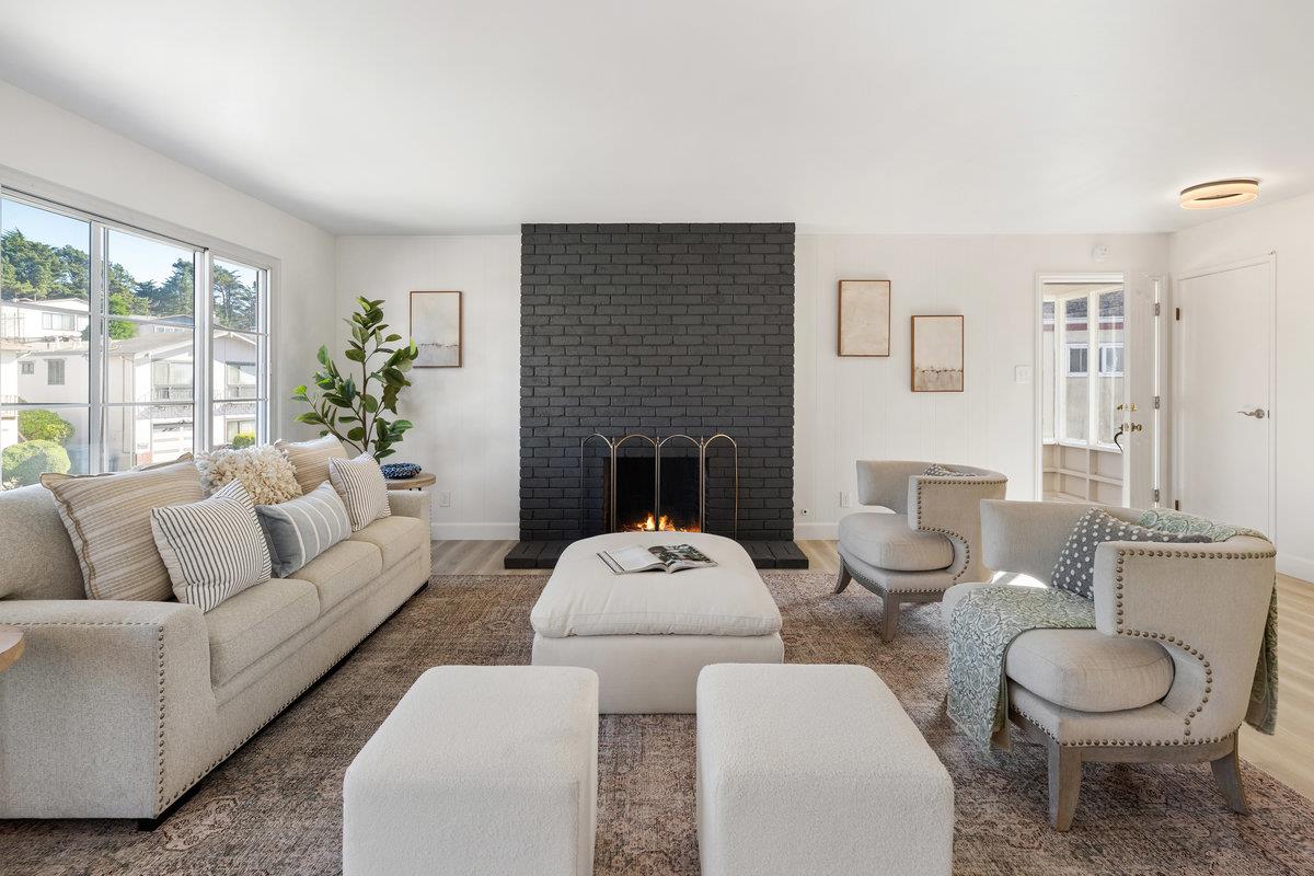 Detail Gallery Image 4 of 41 For 15 Eastridge Cir, Pacifica,  CA 94044 - 4 Beds | 2 Baths