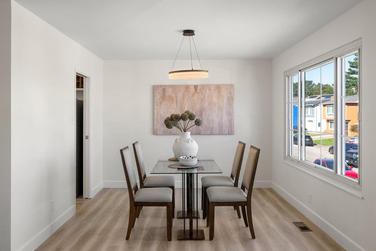 Detail Gallery Image 8 of 41 For 15 Eastridge Cir, Pacifica,  CA 94044 - 4 Beds | 2 Baths