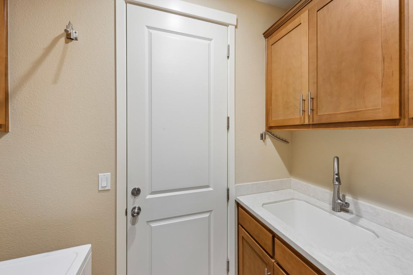 Detail Gallery Image 30 of 59 For 2011 Sage Dr, Hollister,  CA 95023 - 4 Beds | 2 Baths