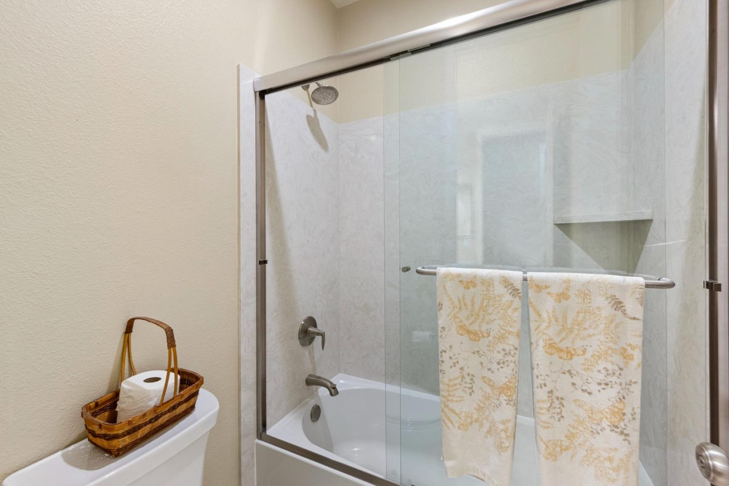 Detail Gallery Image 32 of 59 For 2011 Sage Dr, Hollister,  CA 95023 - 4 Beds | 2 Baths