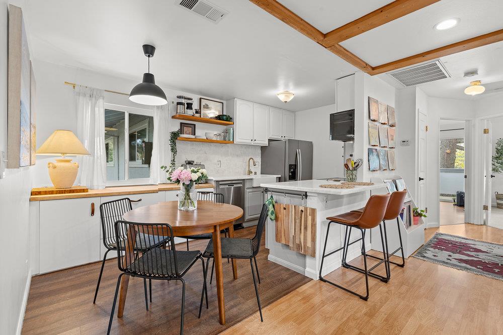 Detail Gallery Image 11 of 32 For 14245 Lora Dr #16,  Los Gatos,  CA 95032 - 2 Beds | 1 Baths