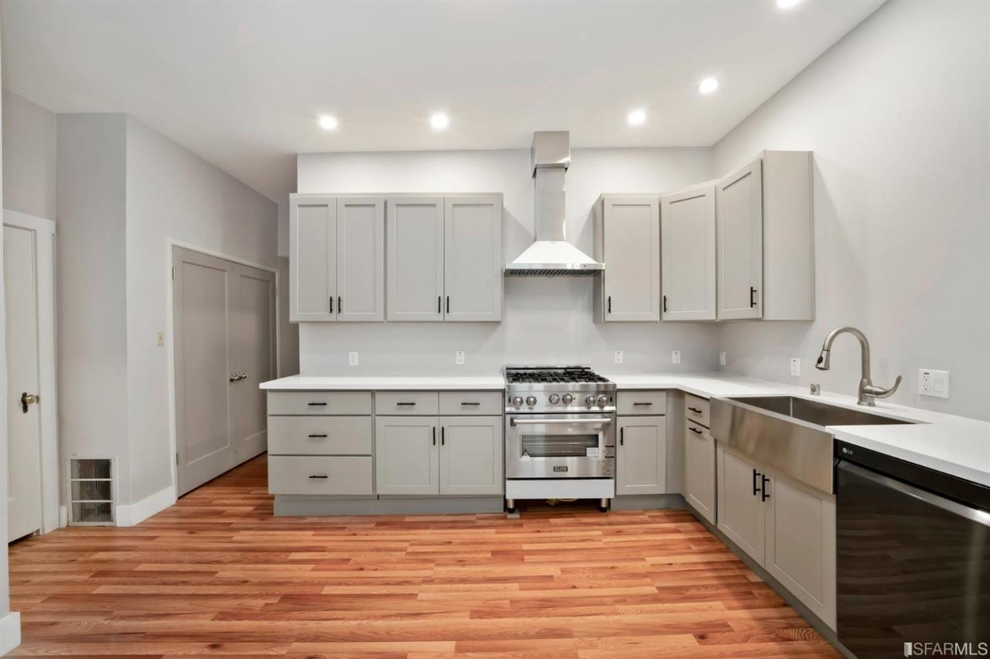 Detail Gallery Image 24 of 41 For 649-651 Francisco St, San Francisco,  CA 94133 - – Beds | – Baths