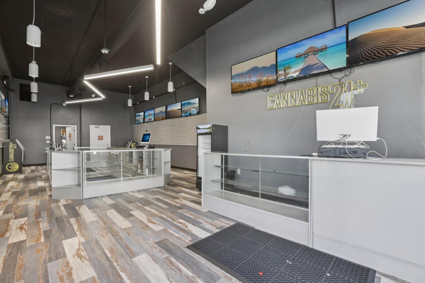 Detail Gallery Image 51 of 67 For 649-651 Francisco St, San Francisco,  CA 94133 - – Beds | – Baths