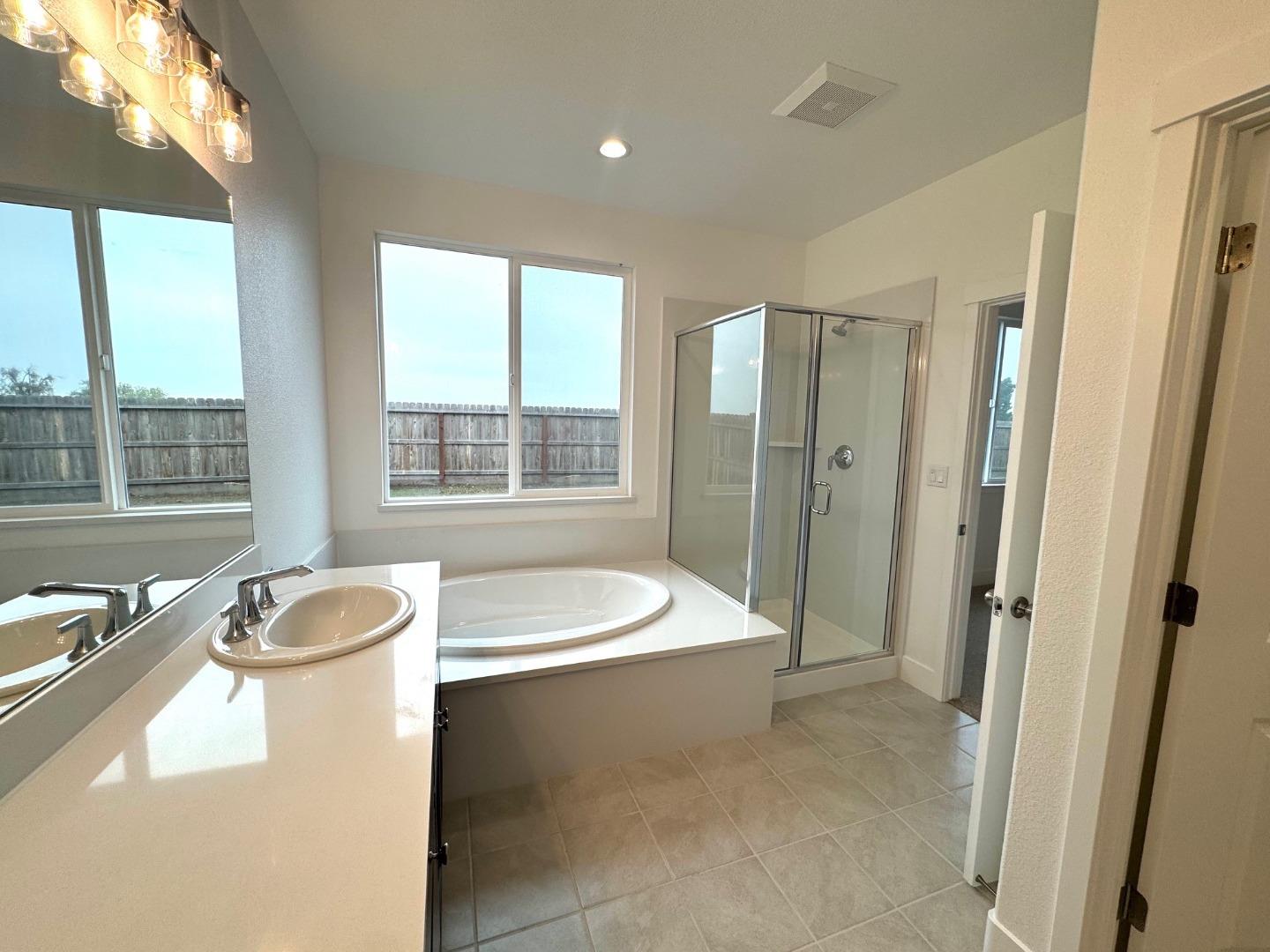 Detail Gallery Image 13 of 14 For 1261 Gypsum Ct, Los Banos,  CA 93635 - 4 Beds | 2/1 Baths