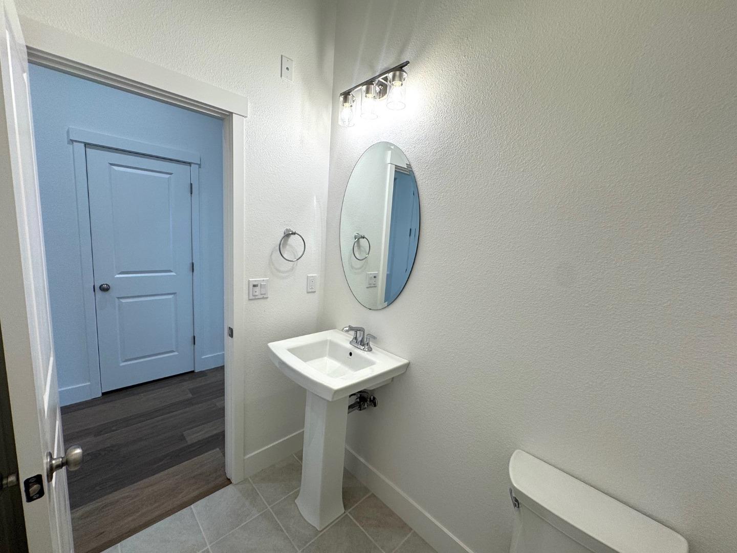 Detail Gallery Image 6 of 14 For 1261 Gypsum Ct, Los Banos,  CA 93635 - 4 Beds | 2/1 Baths