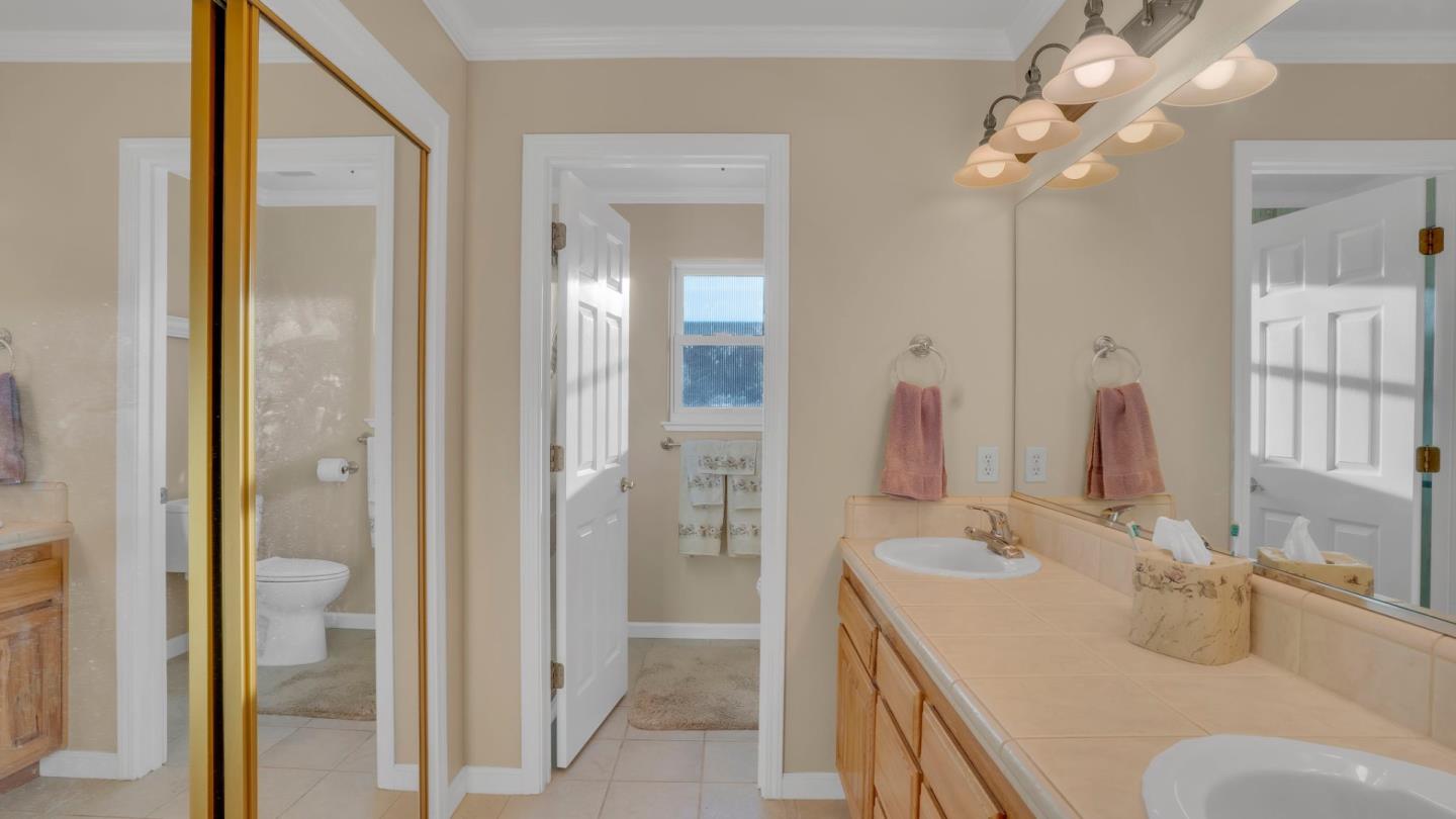 Detail Gallery Image 17 of 25 For 21160 Valle San Juan Dr, Salinas,  CA 93907 - 3 Beds | 2/1 Baths