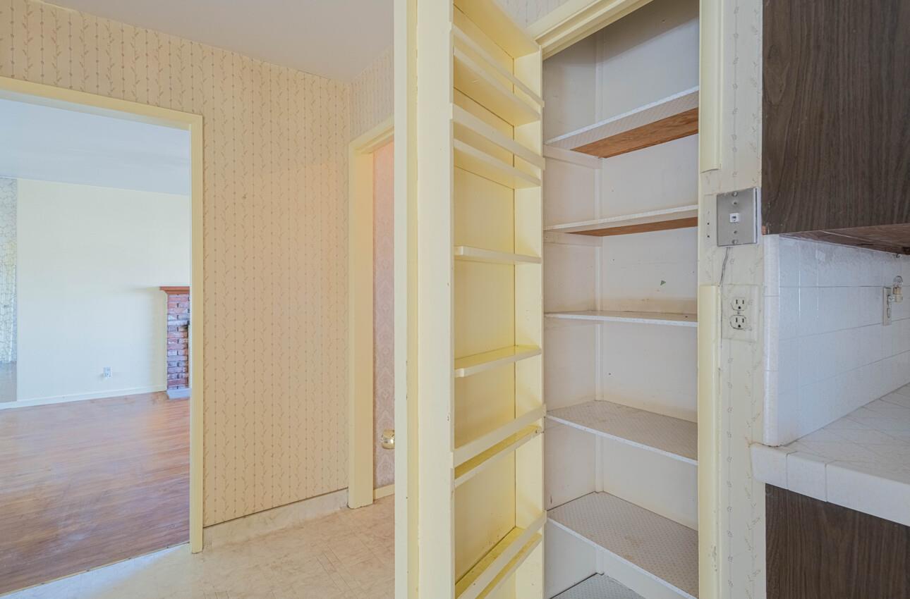 Detail Gallery Image 15 of 46 For 217 Iris Dr, Salinas,  CA 93906 - 3 Beds | 2 Baths