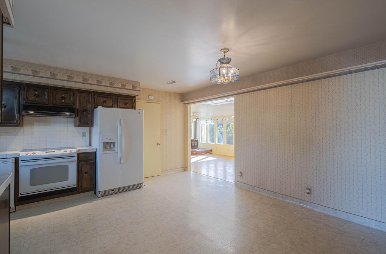 Detail Gallery Image 17 of 46 For 217 Iris Dr, Salinas,  CA 93906 - 3 Beds | 2 Baths