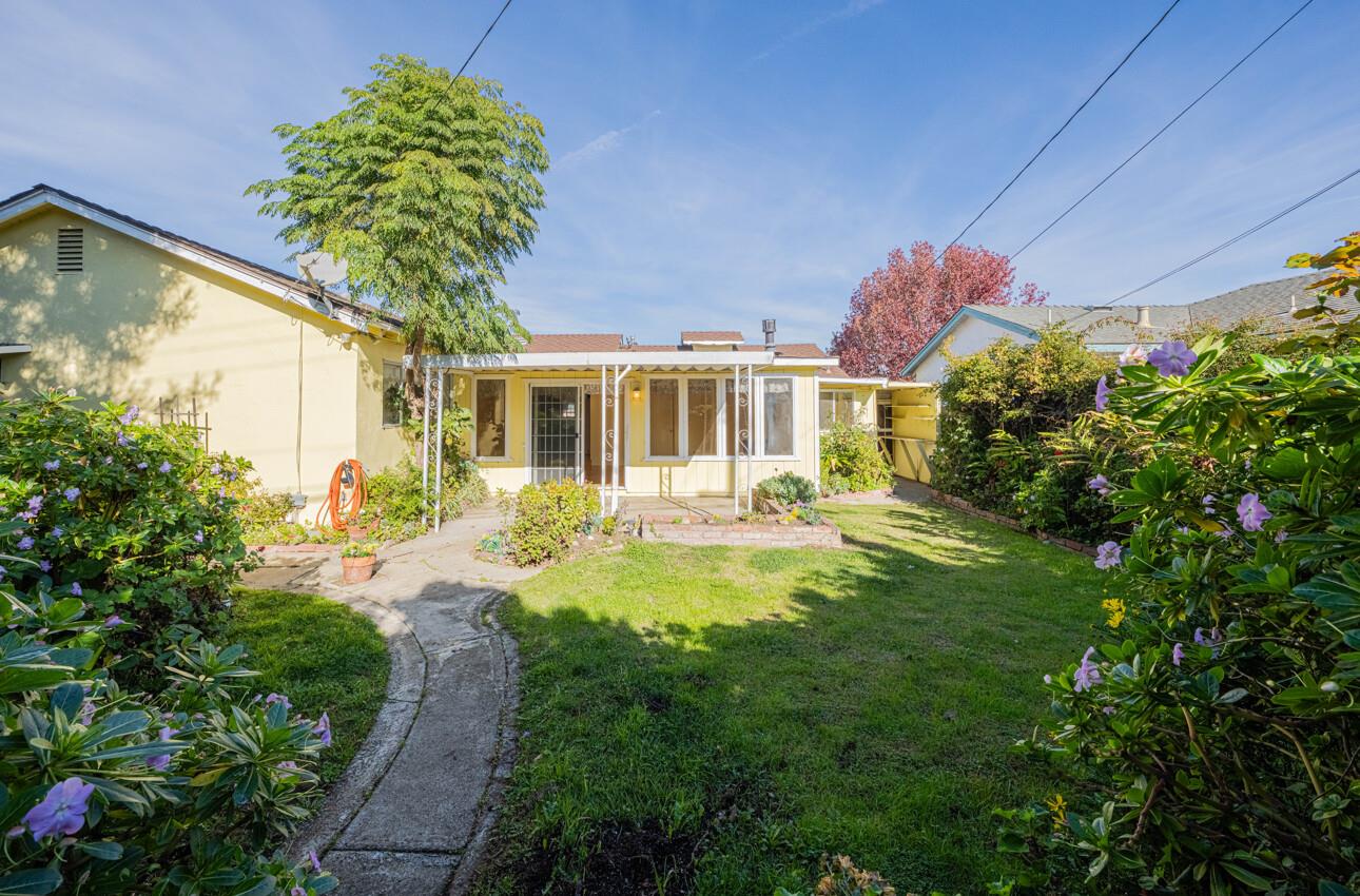 Detail Gallery Image 37 of 46 For 217 Iris Dr, Salinas,  CA 93906 - 3 Beds | 2 Baths