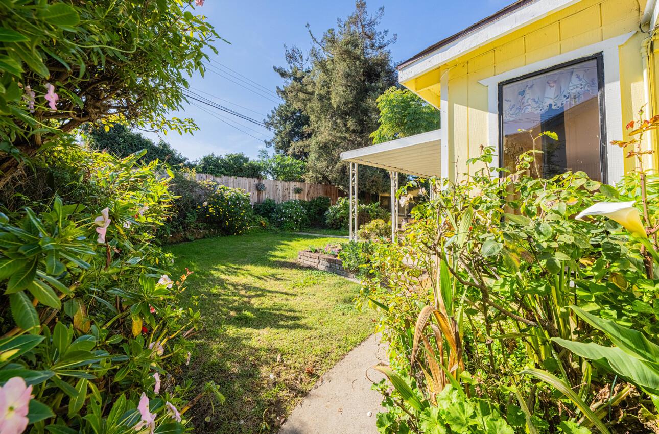 Detail Gallery Image 39 of 46 For 217 Iris Dr, Salinas,  CA 93906 - 3 Beds | 2 Baths