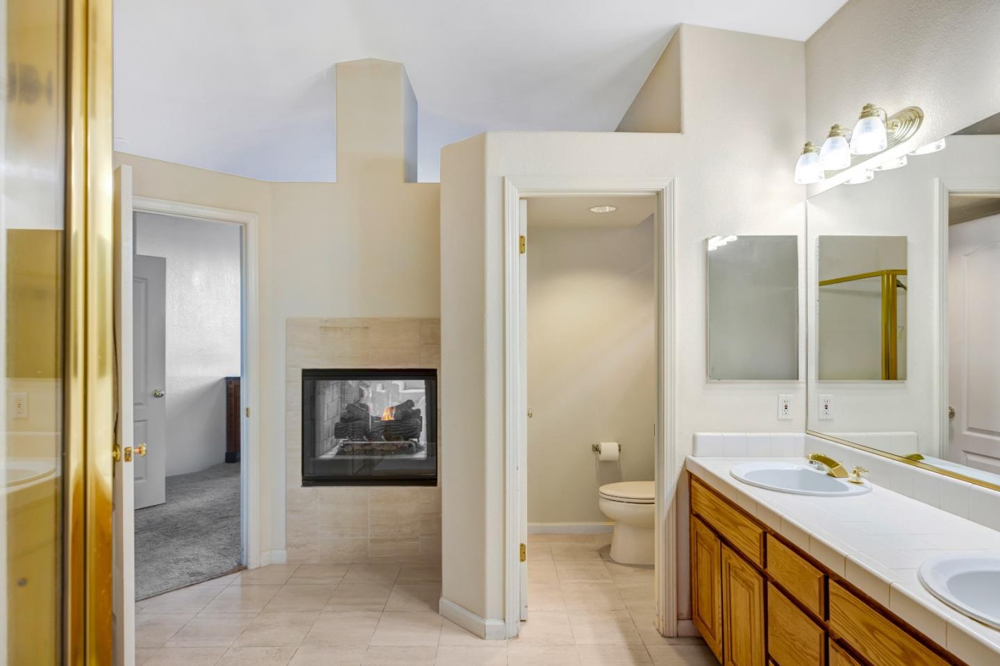 Detail Gallery Image 15 of 31 For 10511 Fairway Ct, Carmel,  CA 93923 - 4 Beds | 4/1 Baths