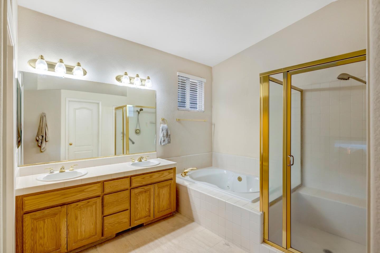 Detail Gallery Image 16 of 31 For 10511 Fairway Ct, Carmel,  CA 93923 - 4 Beds | 4/1 Baths