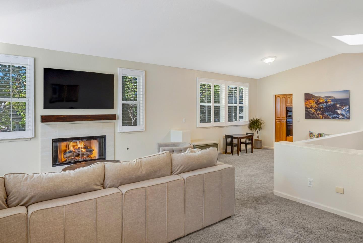 Detail Gallery Image 4 of 31 For 10511 Fairway Ct, Carmel,  CA 93923 - 4 Beds | 4/1 Baths