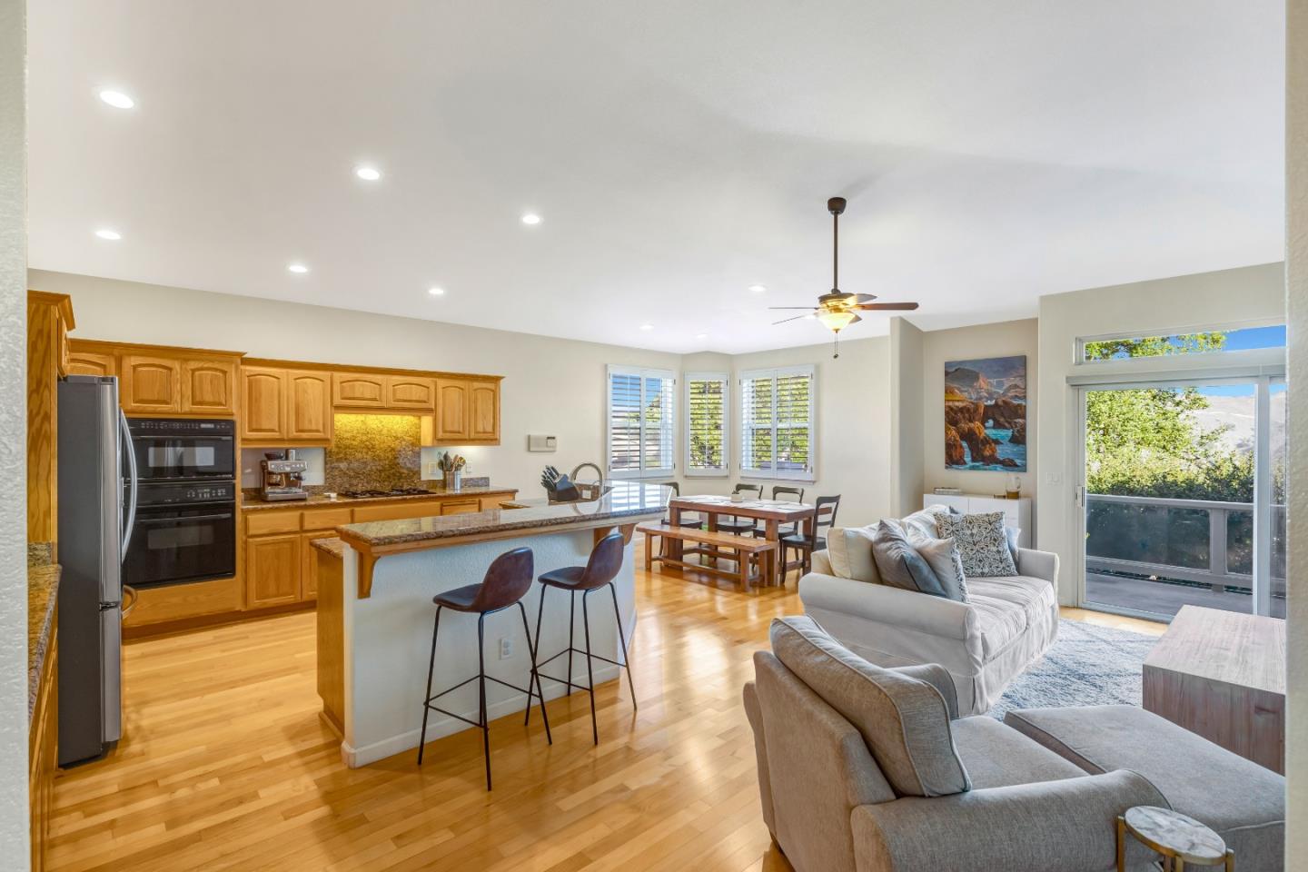 Detail Gallery Image 7 of 31 For 10511 Fairway Ct, Carmel,  CA 93923 - 4 Beds | 4/1 Baths