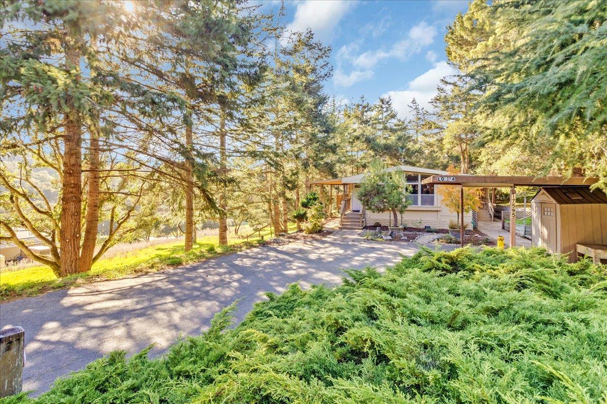 Detail Gallery Image 2 of 42 For 17595 Pond Derosa #24,  Prunedale,  CA 93907 - 2 Beds | 2 Baths