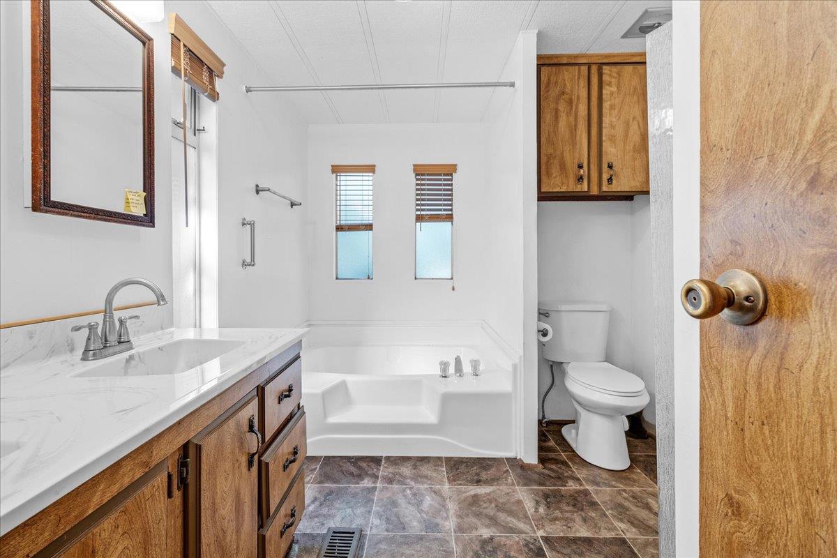 Detail Gallery Image 22 of 42 For 17595 Pond Derosa #24,  Prunedale,  CA 93907 - 2 Beds | 2 Baths