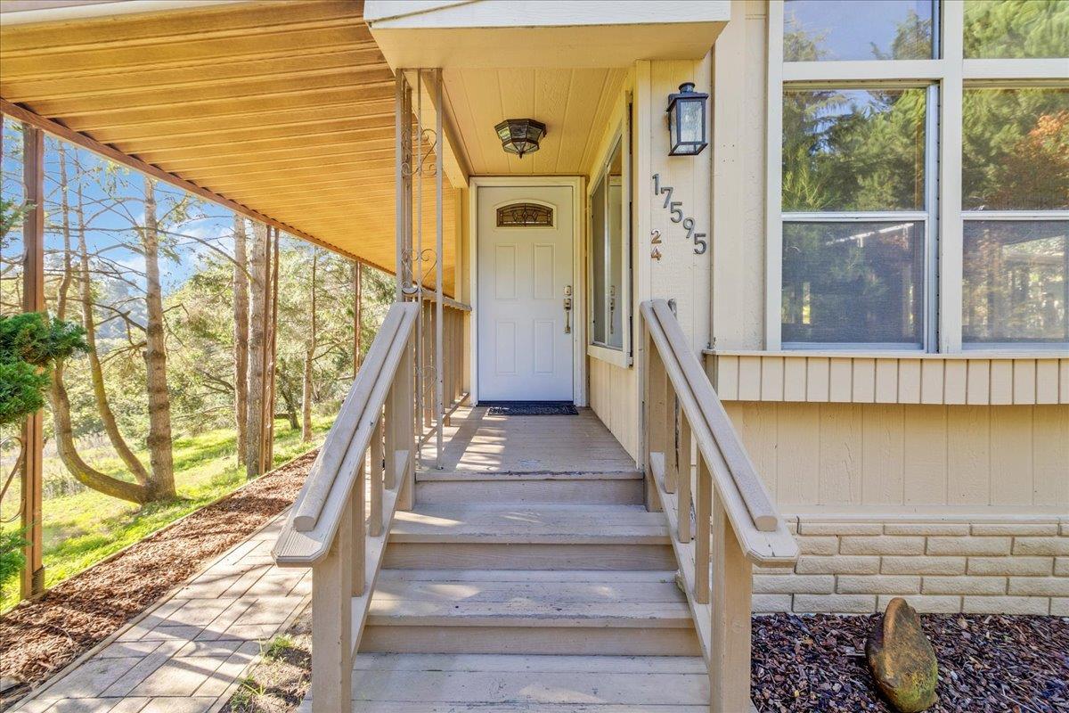 Detail Gallery Image 9 of 42 For 17595 Pond Derosa #24,  Prunedale,  CA 93907 - 2 Beds | 2 Baths