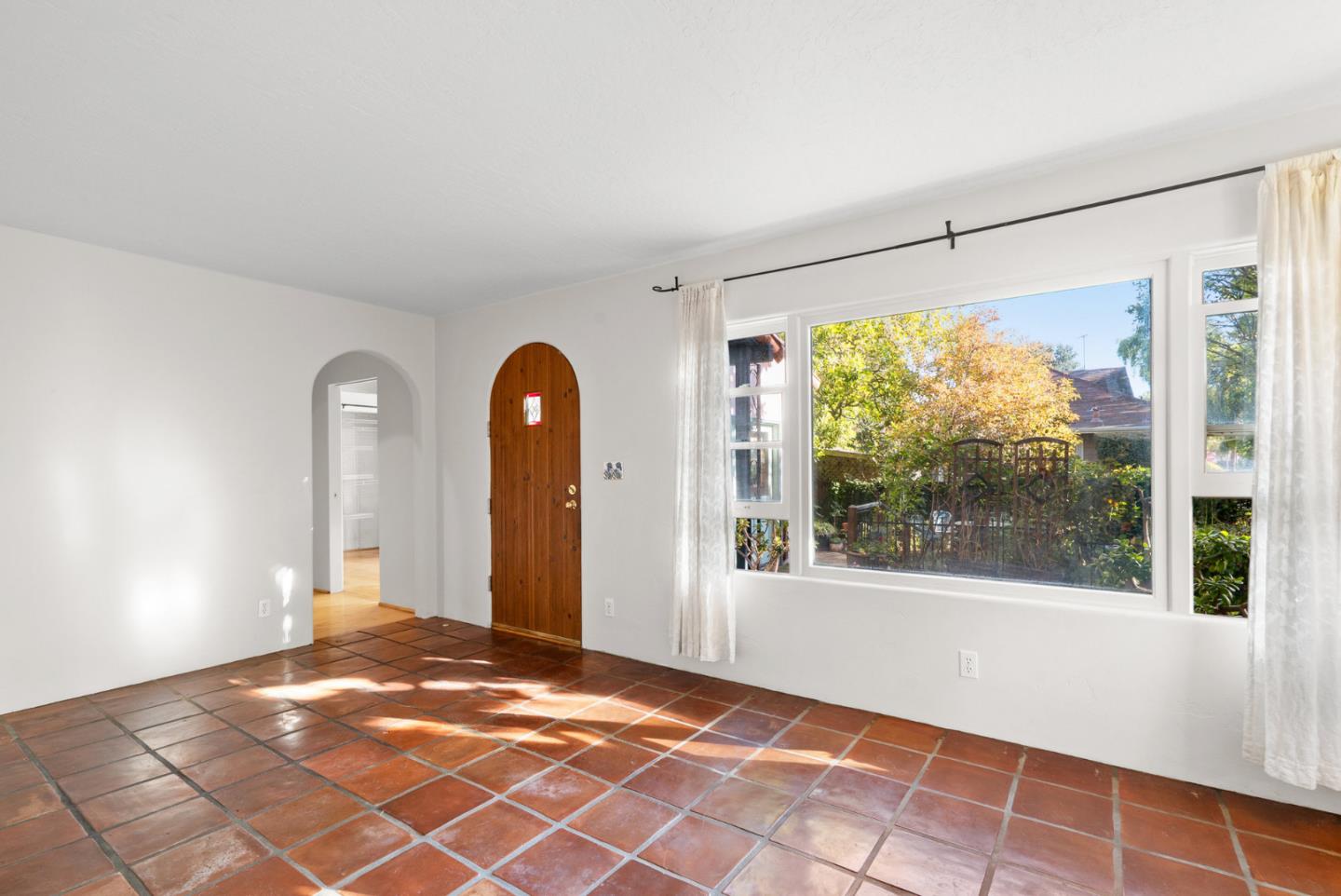Detail Gallery Image 15 of 82 For 312 Elm St, Santa Cruz,  CA 95060 - 2 Beds | 1/1 Baths