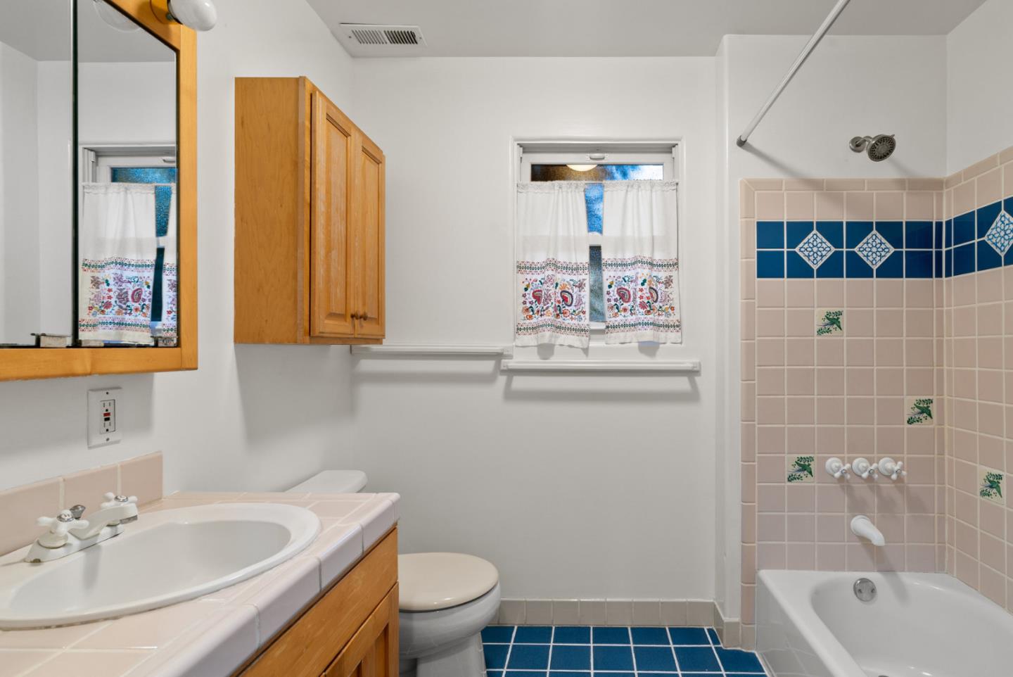 Detail Gallery Image 18 of 82 For 312 Elm St, Santa Cruz,  CA 95060 - 2 Beds | 1/1 Baths