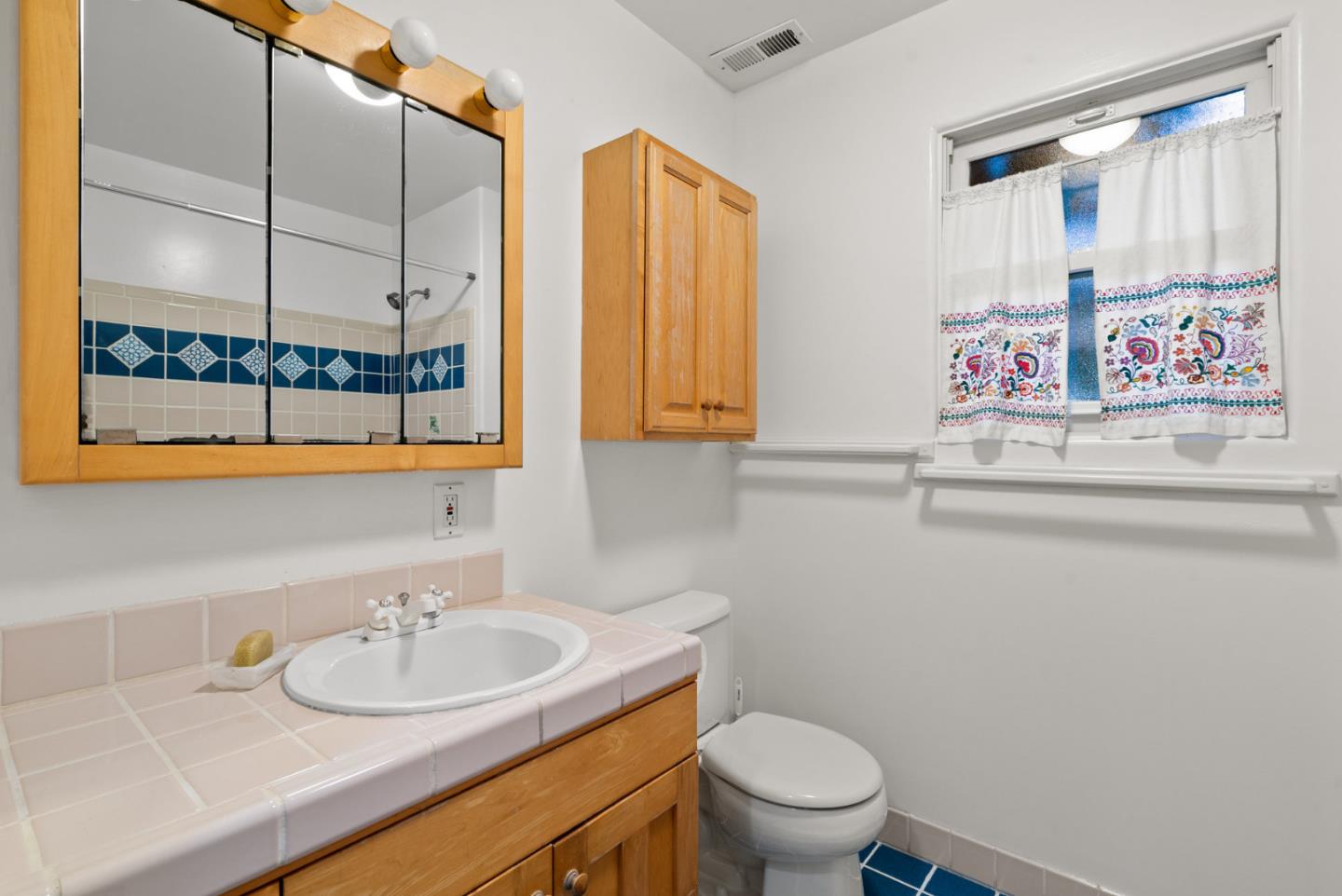 Detail Gallery Image 19 of 82 For 312 Elm St, Santa Cruz,  CA 95060 - 2 Beds | 1/1 Baths