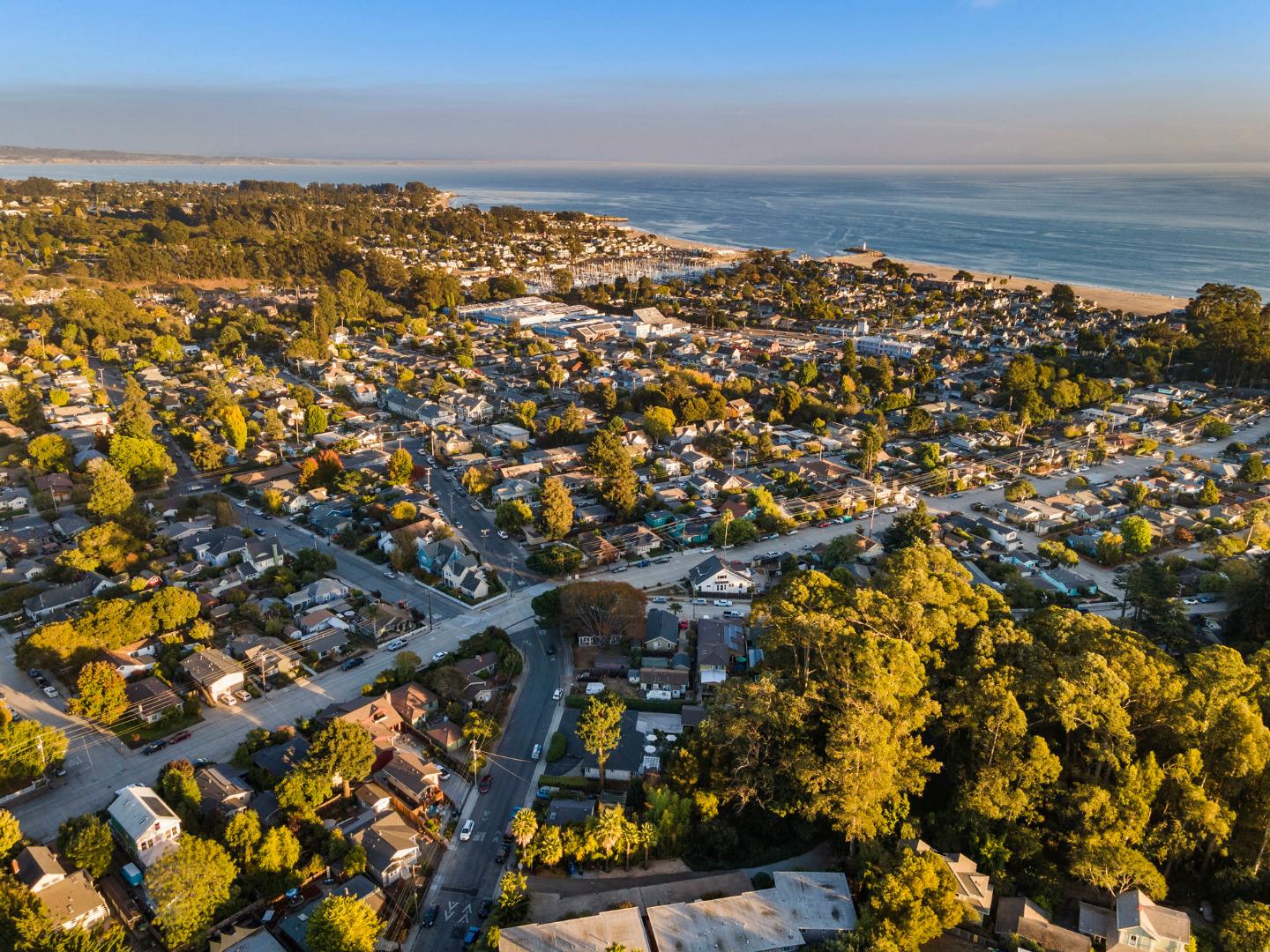 Detail Gallery Image 61 of 82 For 312 Elm St, Santa Cruz,  CA 95060 - 2 Beds | 1/1 Baths